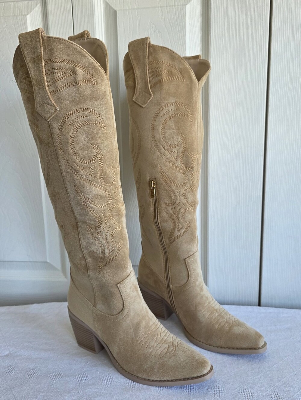 Women's Knee-High Suede Western Boots - Beige Size 7.5